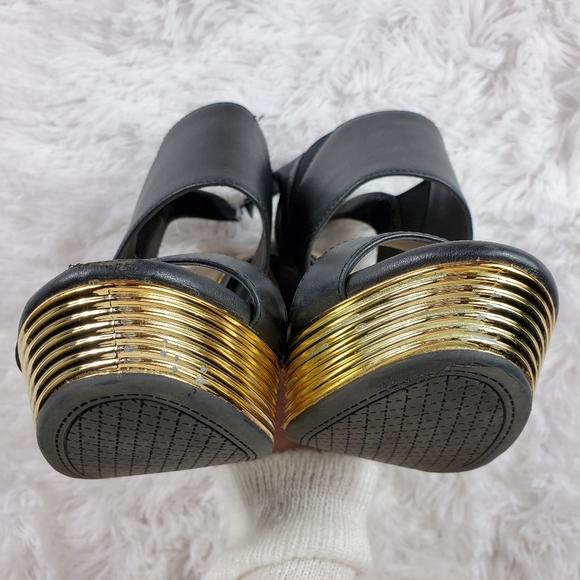 Jessica Simpson | Black & Gold Heels - Picture 5 of 5